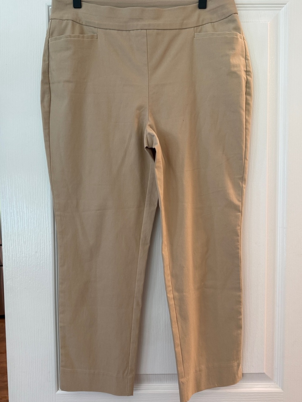 Chico’s Women's Cropped Pants in Beige